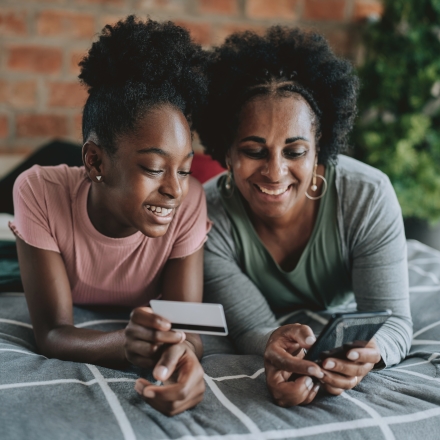 Quand votre enfant reçoit sa première carte de crédit